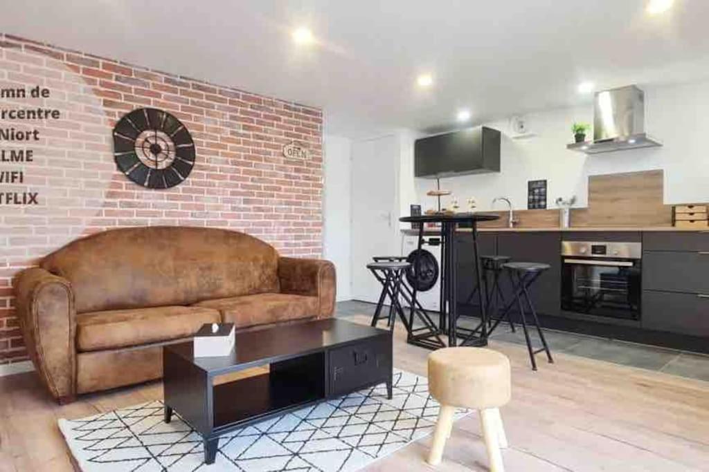 Appartement L'Atelier D'Emilie à Bessines Extérieur photo